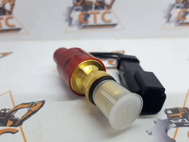 Датчик давления масла (красный) 12bar на JCB (код: 332/J0670 701/80374) Датчик давления масла (красный) 12bar на JCB (код: 332/J0670 701/80374)