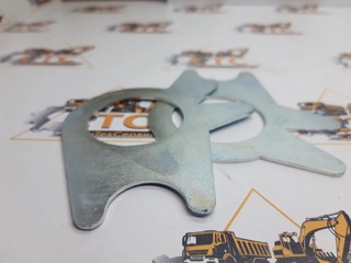 Стопорная шайба для гидрозамка каретки (левая) на JCB 3CX, 4CX (код: 823/10331, 823/00576)