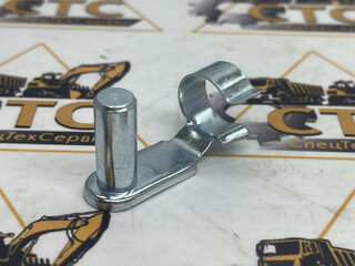 Фиксатор тяги управления гидрораспределитель - рычаги на JCB (код: 913/02401)