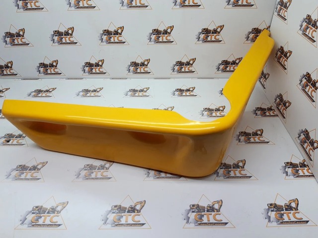 Панель (уголок) защитная пластиковая правая на JCB 3CX, 4CX (код: 123/02160) Панель (уголок) защитная пластиковая правая на JCB 3CX, 4CX (код: 123/02160)