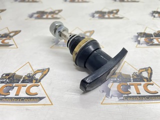 Замок бардачка гидробака на JCB 3CX, 4CX (код: 123/08087)