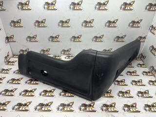 Пластиковый уголок кабины правый для новой кабины на JCB (код: 331/32411, 333/P6526, 331/37837) Пластиковый уголок кабины правый для новой кабины на JCB (код: 331/32411, 333/P6526, 331/37837)