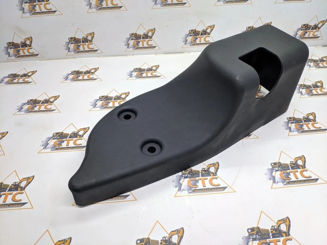 Кожух дверного замка левый на JCB 3CX, 4CX (код: 331/59163, 331/44207) Кожух дверного замка левый на JCB 3CX, 4CX (код: 331/59163, 331/44207)