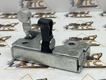 Замок двери левый внутренний для телескопического погрузчика JCB (код: 332/A9108, 332/A5004) Замок двери левый внутренний для телескопического погрузчика JCB (код: 332/A9108, 332/A5004)