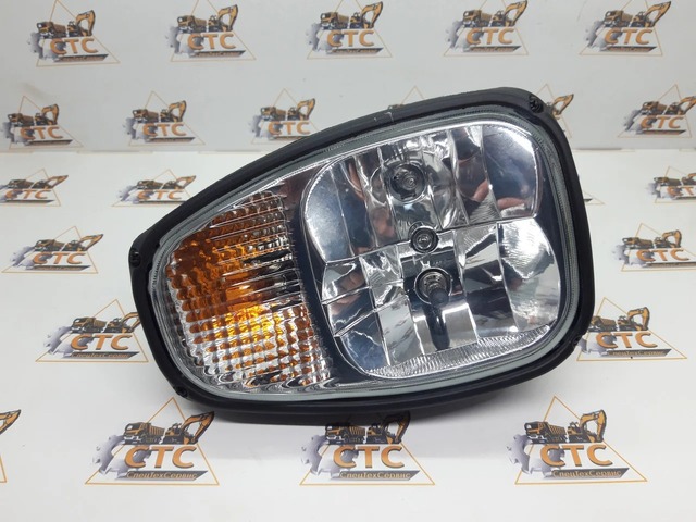 Фара передняя левая на JCB 3CX, 4CX код: 700/50192, 700/50194 Фара передняя левая на JCB 3CX, 4CX код: 700/50192, 700/50194
