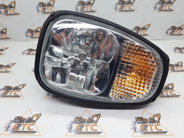 Фара передняя правая на JCB 3CX, 4CX , код: 700/50193, 700/50195 Фара передняя правая на JCB 3CX, 4CX , код: 700/50193, 700/50195