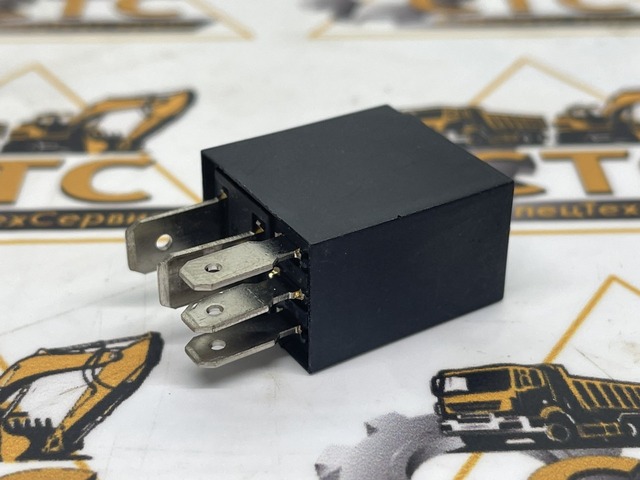 Реле 12V на JCB (код: 716/30149) Реле 12V на JCB (код: 716/30149)