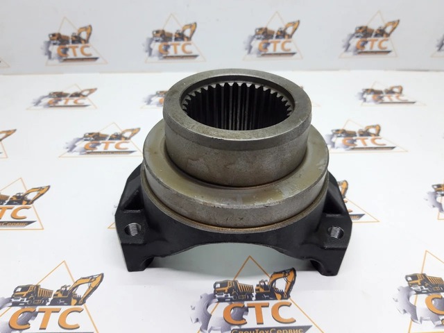 Фланец КПП на JCB 3CX, 4CX (код: 459/70138) Фланец КПП на JCB 3CX, 4CX (код: 459/70138)