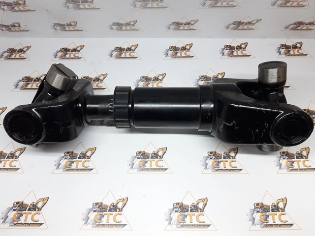 Кардан задний на JCB 3CX, 4CX (код: 914/38100, 914/60093, 914/39100,914/60095, 914/60187, 914/36900, 914/60092) Кардан задний на JCB 3CX, 4CX (код: 914/38100, 914/60093, 914/39100,914/60095, 914/60187, 914/36900, 914/60092)