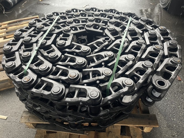 Цепь гусеничная для полноповоротного гусеничного экскаватора JCB JS (код: 331/21574) Цепь гусеничная для полноповоротного гусеничного экскаватора JCB JS (код: 331/21574)
