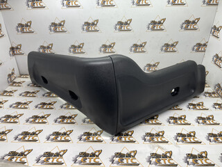 Пластиковый уголок кабины левый  для новой кабины на JCB (код: 333/P6466, 332/F9932, 331/37836)