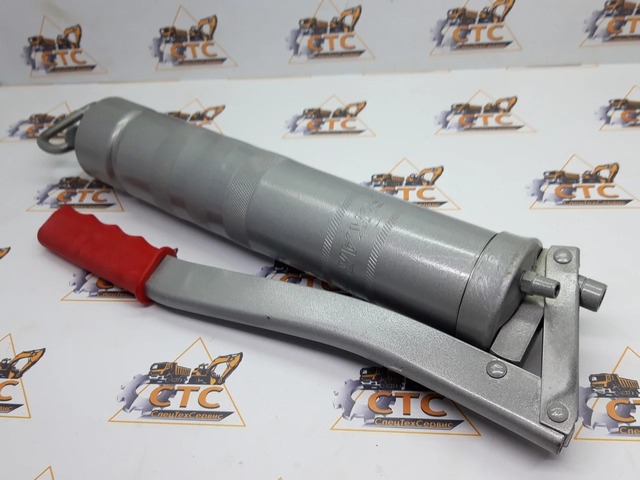 Шприц рычажный для консистентной смазки JCB (код: 992/11300) Шприц рычажный для консистентной смазки JCB (код: 992/11300)