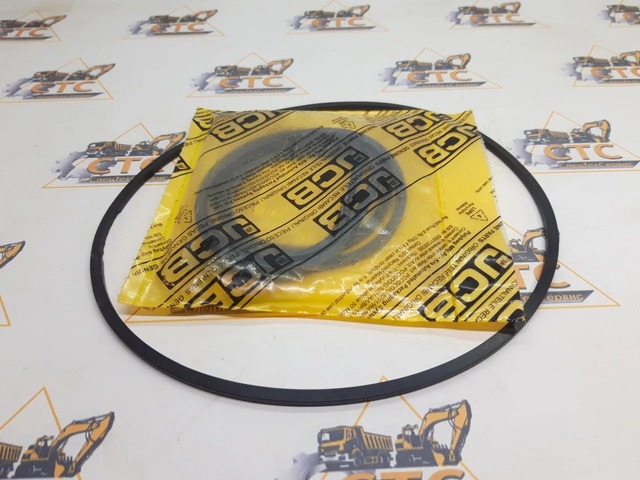 Уплотнительное кольцо тормозного поршня (большое) ОРИГИНАЛ на JCB 3CX, 4CX (код: 813/50026) Уплотнительное кольцо тормозного поршня (большое) ОРИГИНАЛ на JCB 3CX, 4CX (код: 813/50026)