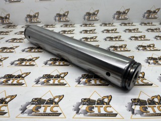 Палец задней стрелы 50х306 на CASE (код: D141142)