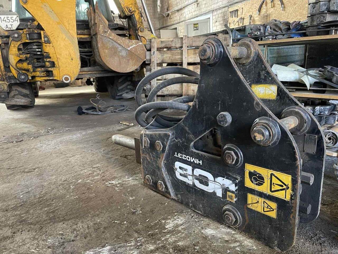 Ремонт и обслуживание гидромолотов HM 033T и HM 380 на экскаваторах JCB 3CX и 4CX 